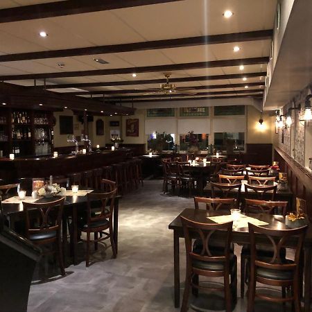 De Halve Maan Hotel Bovenkarspel Екстериор снимка