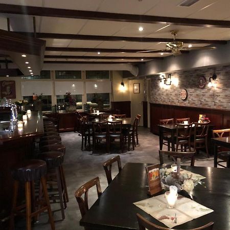 De Halve Maan Hotel Bovenkarspel Екстериор снимка