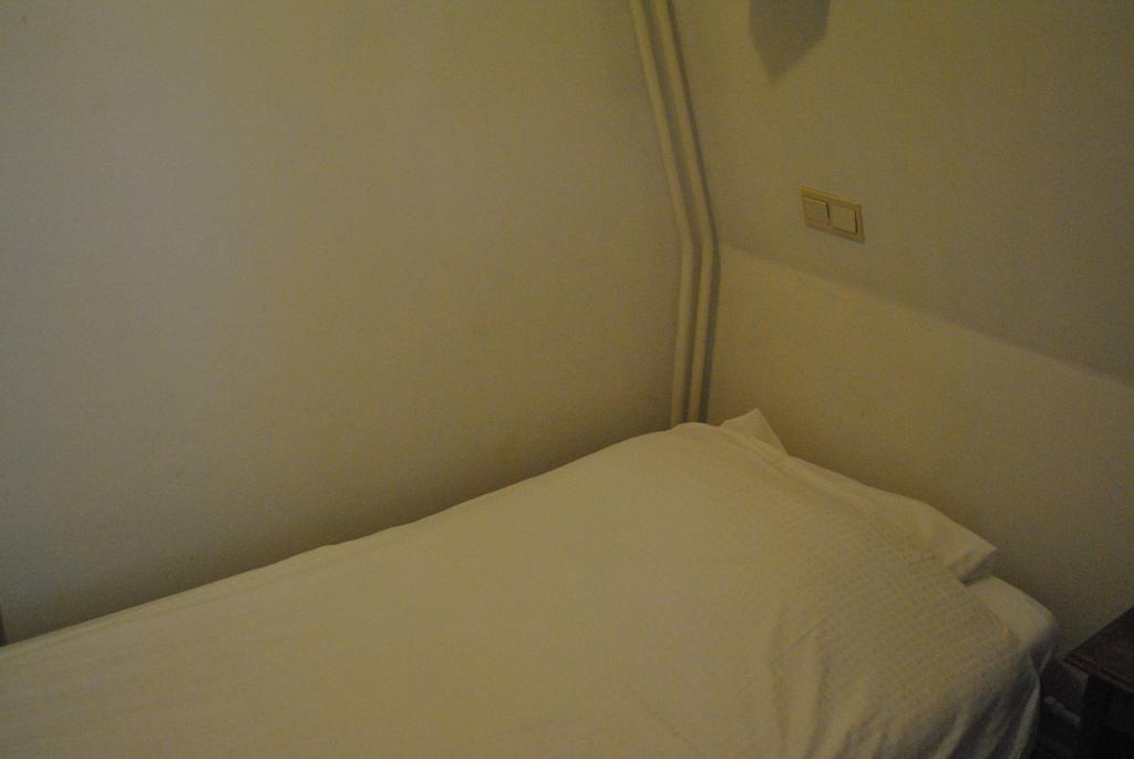 De Halve Maan Hotel Bovenkarspel Стая снимка