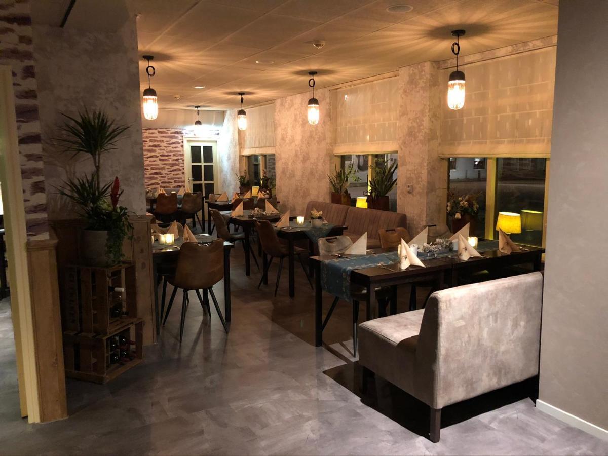 De Halve Maan Hotel Bovenkarspel Екстериор снимка