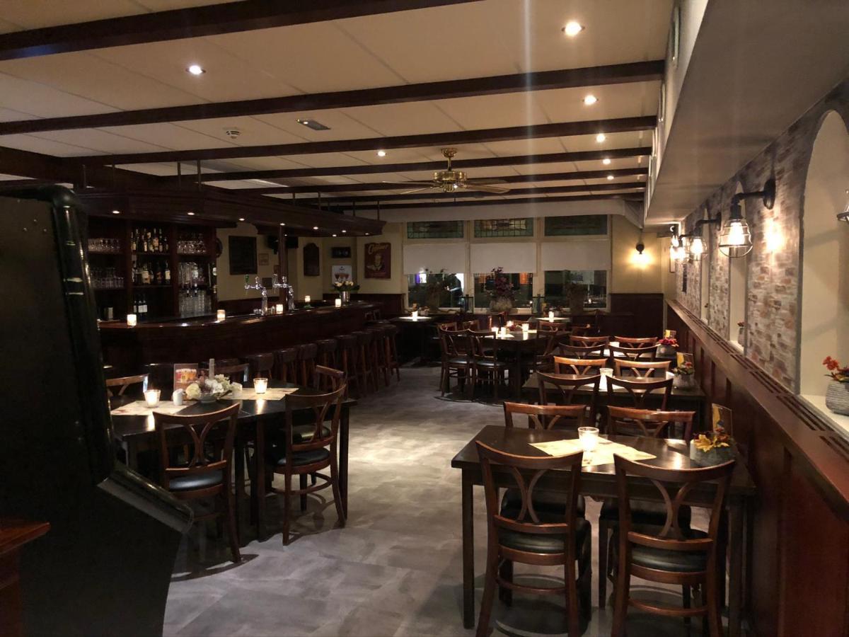De Halve Maan Hotel Bovenkarspel Екстериор снимка